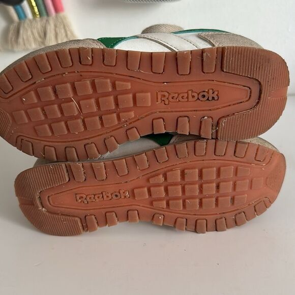 Reebok White and Green Classic Sneakers Retro Design - Picture 5 of 7